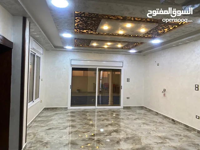 400 m2 5 Bedrooms Villa for Sale in Zarqa Al-Kamsha
