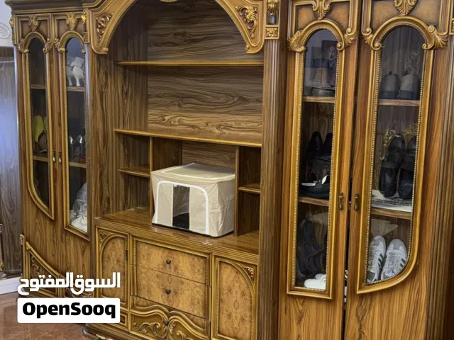 كنتور / خزانة عرض خشب فخم