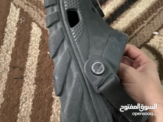 crocs with good condition