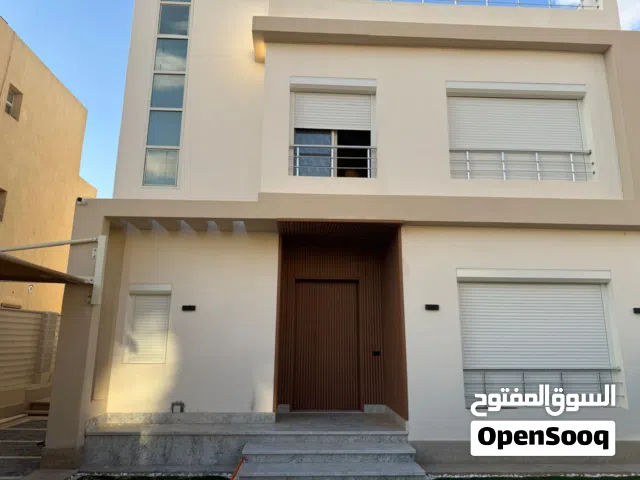 653 m2 4 Bedrooms Villa for Sale in Giza 6th of October