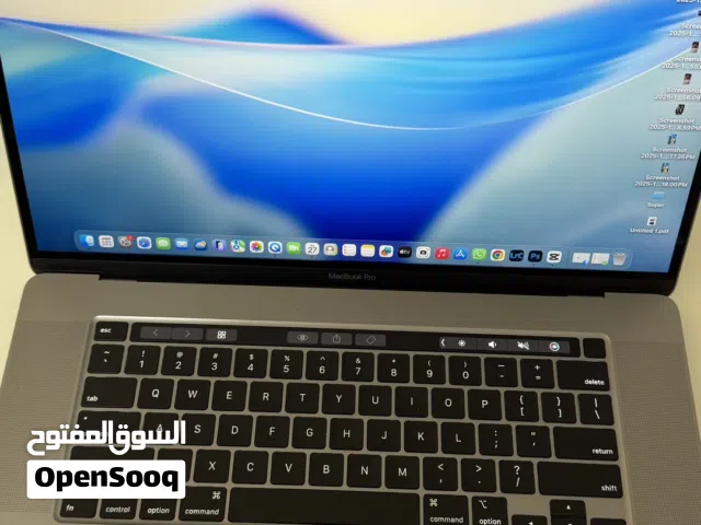 MacBook Pro i9 Very Clean