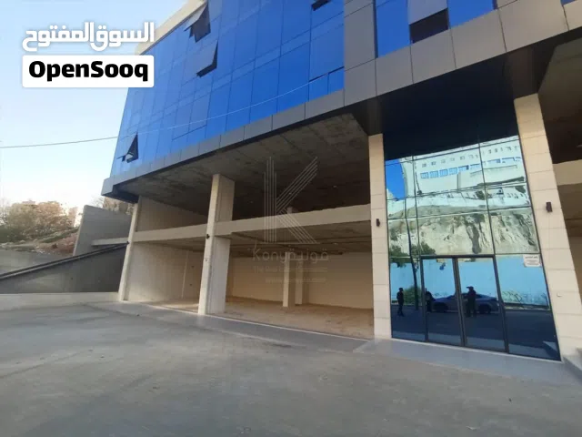 مكاتب ومعارض تجارية للإيجار في وادي صقرة