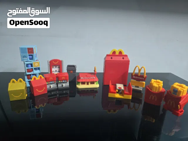 مجموعة كبيرة من المجسمات و الألعاب