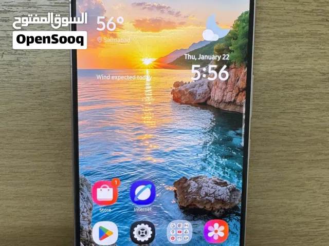 Samsung Galaxy S22 5g Excellent Condition.