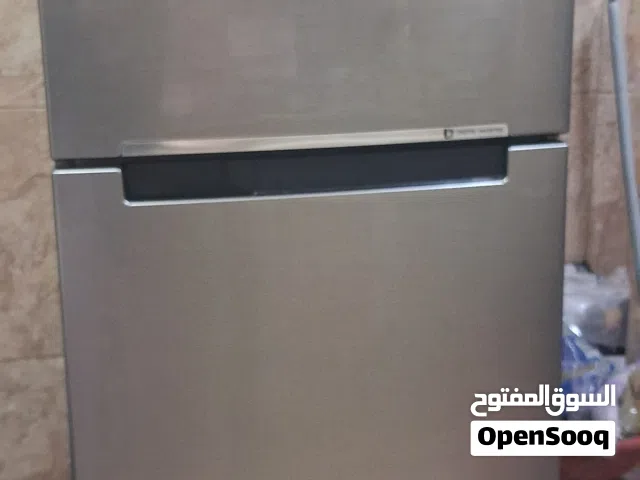 ثلاجة سامسونج استعمال خفيف وغسالة ملابس وجميع أغراض المنزل وغرف نوم كبير وصغير