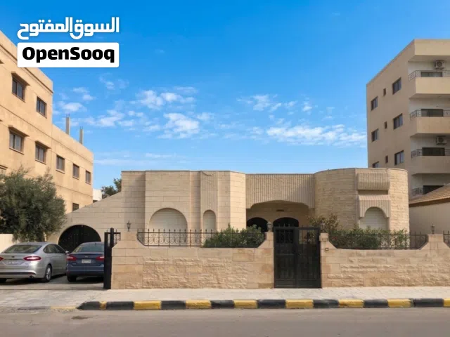 فيلا للإيجار – موقع استثماري مميز
