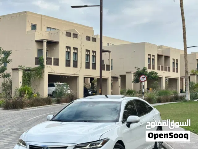 للبيع تويوتا افالون موديل 2019 ليميتد اعلى فئة نظيييفة جداً حادثها تشليع قطع