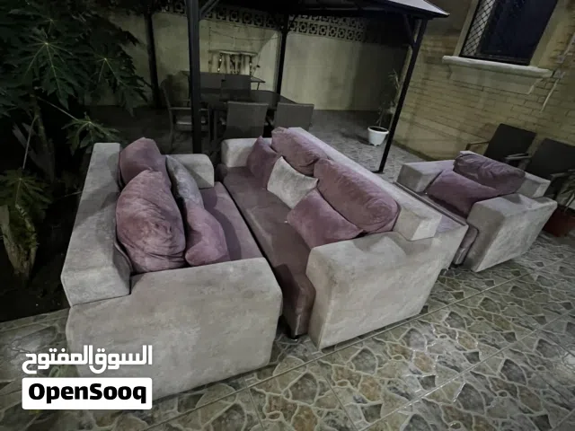 طقم كنب منزلي بحالة جيدة جداً