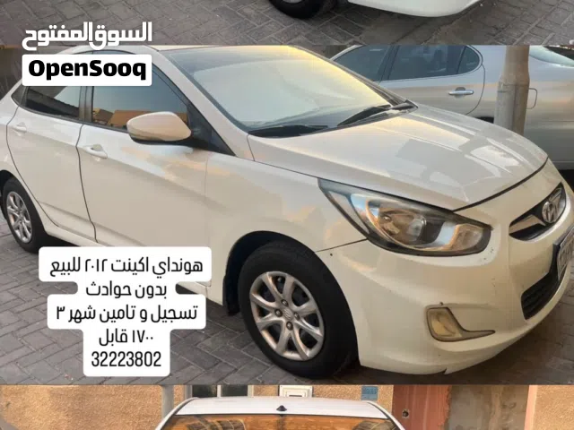 2012 Hyundai Accent Standard