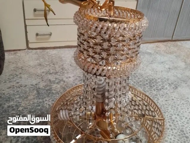 ثريات للبيع عدد 2 بحالة ممتازة