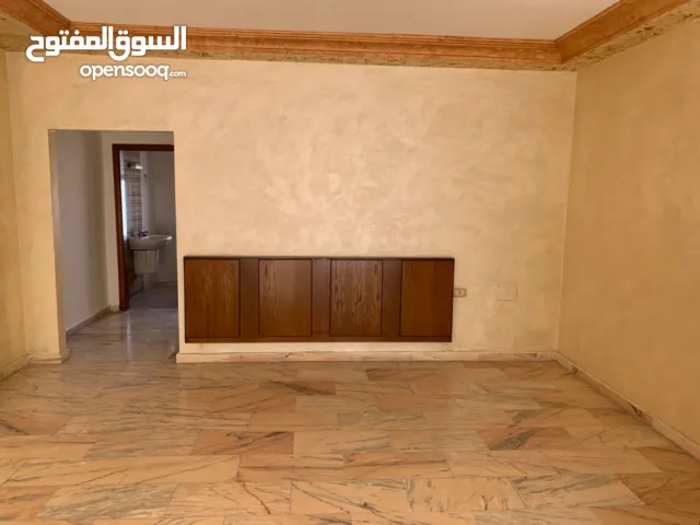 شقة طابق ثالث بأجمل مناطق تلاع العلي Ref:083