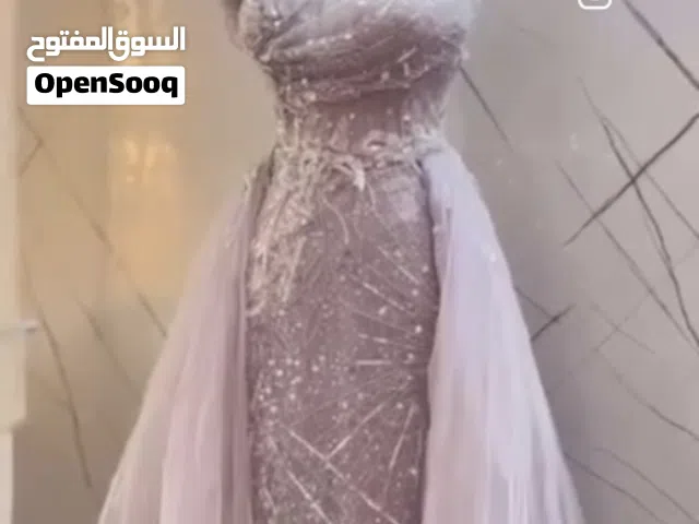 فستان خطوبة فاخر جدا للبيع