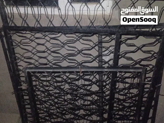 للبيع، 4 شبابيك حديد حق طوق  المقاسات متر وستين/// وخمسين في خمسين حجم //عرطه ب33الف يمني الكل