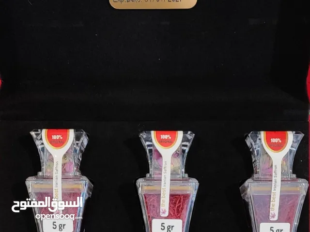 زعفران إيراني فاخر في عبوة هدايا فاخرة