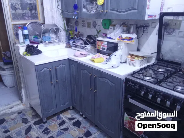 السلام عليكم كاونتر للبيع استعمال قليل ونظيف جدا  المكان مدينه الصدر قطاع 61
