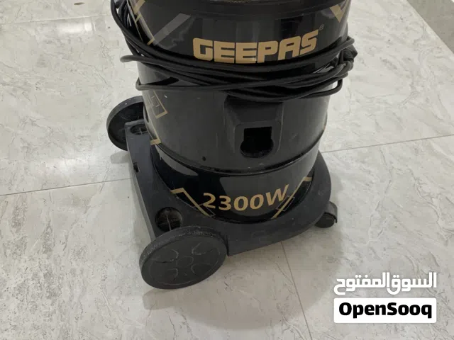 مكنسه مستعمله بحاله ممتازه مع جميع أدواتها