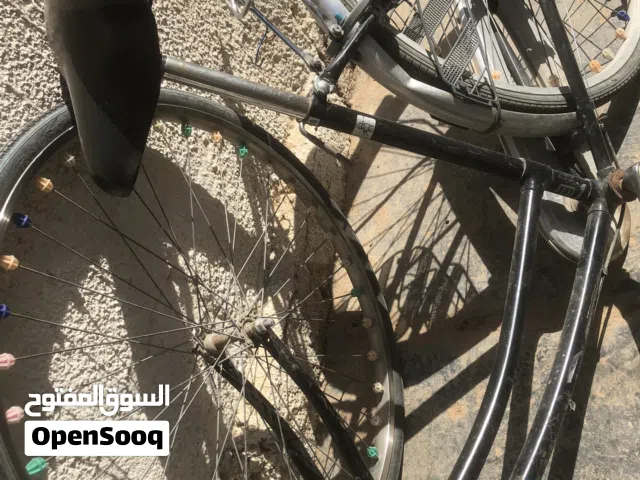 للبيع بايسكل بناتي بي الماشه مكسوره