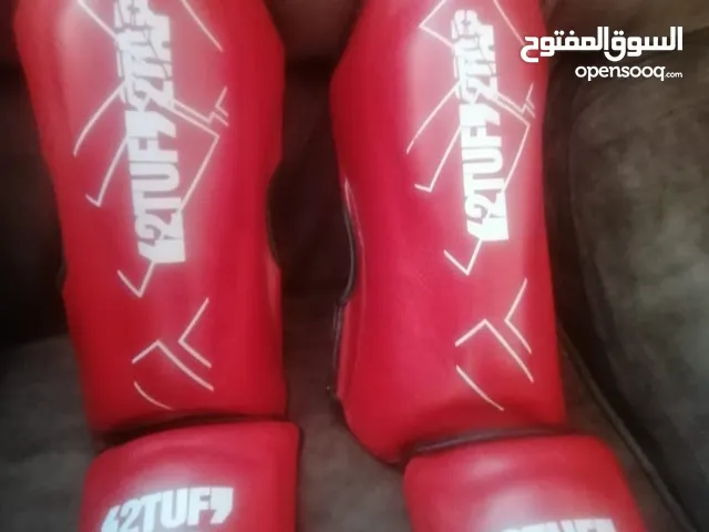 واقيات رجلين و قفازات اصلين