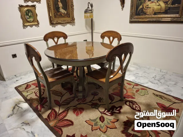 طاولة + 4 كراسي + سجادة