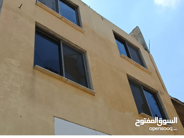 منزل مستقل للبيع او استبدال على عقار اخر المنزل مكون من 3 طوابق (نظام فيلا )