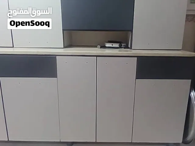 للبيع دولاب مطبخ بحالة جيدة + بوتجاز اربع عيون بحالة جيدة جدا ...