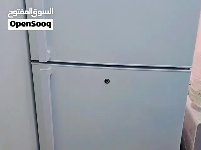 ثلاجه استعمال شهرين فقط شبه جديده  اسمها ميديا 18 قدم تبريد هواء
