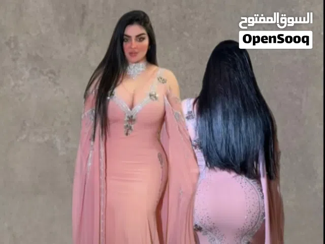 فستان سهرة فاخر للمصممة "هدى بداي" للبيع