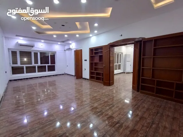 300 m2 More than 6 bedrooms Townhouse for Rent in Basra Other