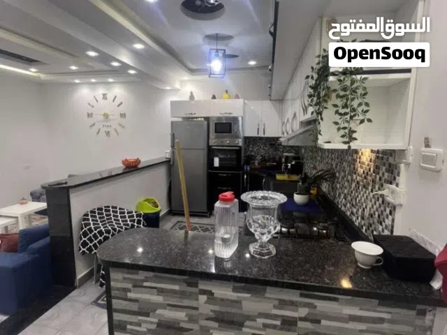 شقة ببوابة الجبس الخروبة جنب سوق الادوية الجديد