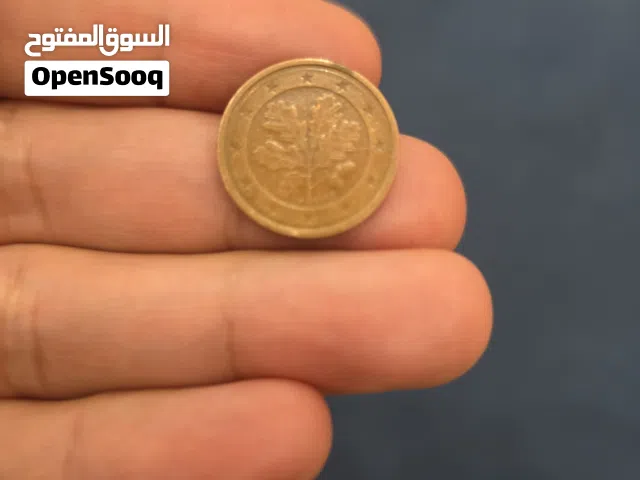 عملات نقدية متنوعة
