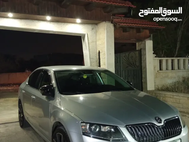 سكودا اوكتافيا بنزين 1400تيربو اتومات فحص نخب سيارة فل مسكر اضافات عدا فتحه عداد قليل130الف 2016