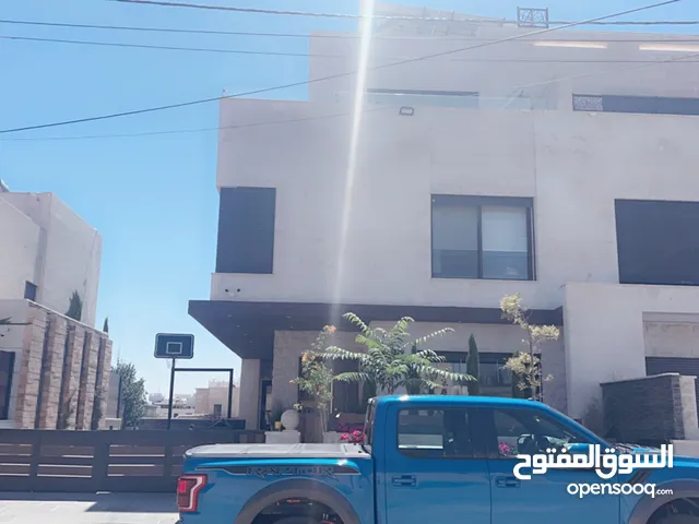 572m2 5 Bedrooms Villa for Sale in Amman Dabouq