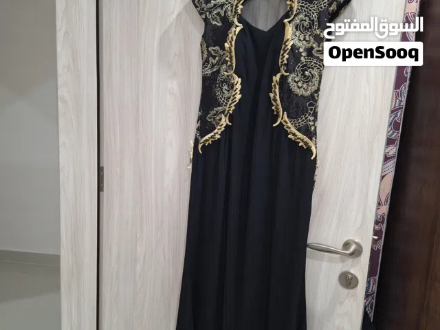 للبيع فساتين للمناسبات