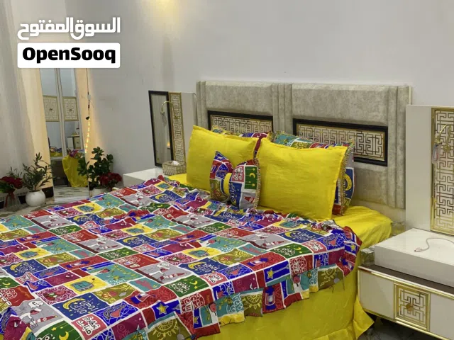 غرفة نوم مستعمله 10 قطع بالاضافه ميز شاشه ويا الغرفه