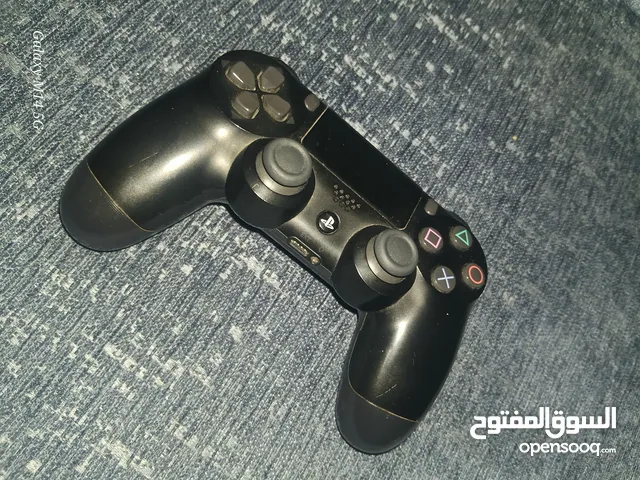 يدة سوني 4 ما فيها شي ( قابل للتفاوض)