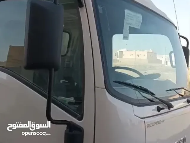 Truck Isuzu in Al Riyadh
