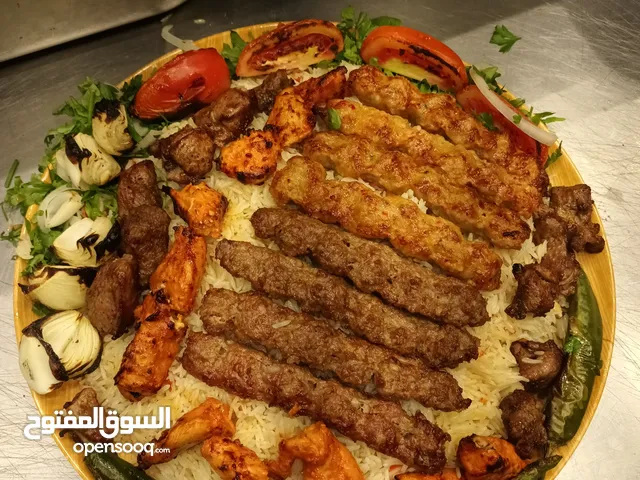 مشاوي بوابة دمشق لبيع المشاوي بأنواعه واللحوم والفطائر والبيتزا  والصفيحه والمقبلات