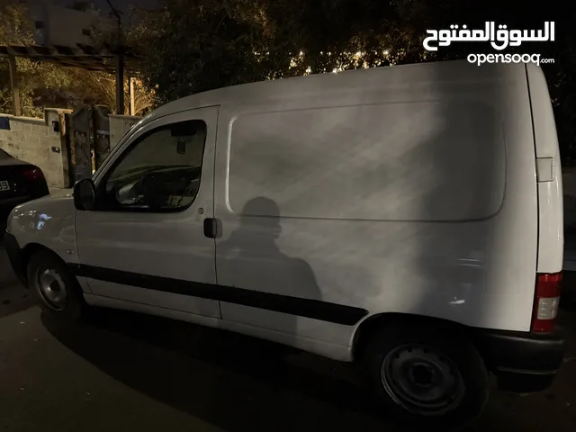 Bus - Van Peugeot in Amman