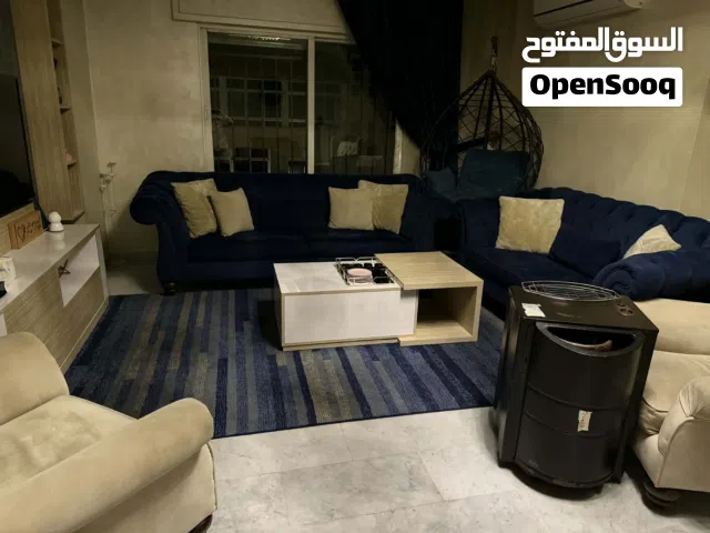 7مقاعد مع البرادي والسجادة