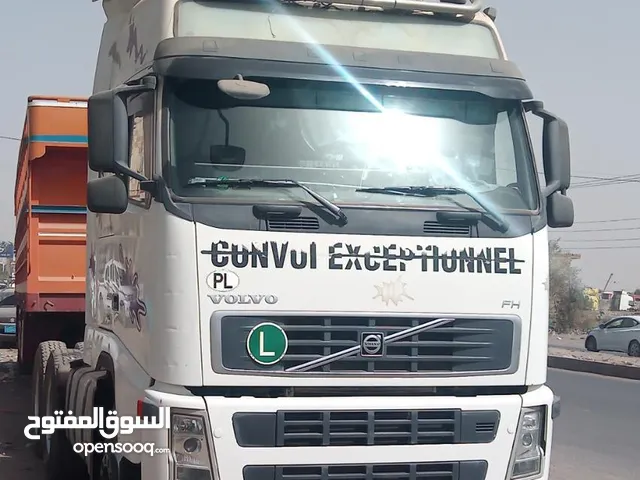 Tractor Unit Volvo 2009 in Sana'a