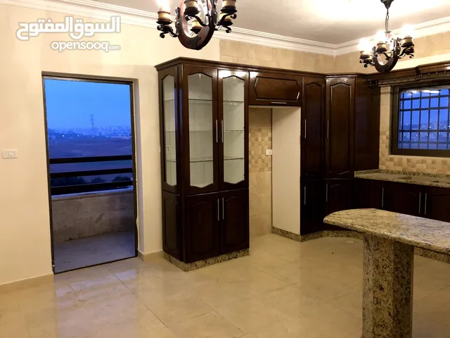 شقة 135 متر طابق ثالث 3 غرف نوم للإيجار (مصعد)
