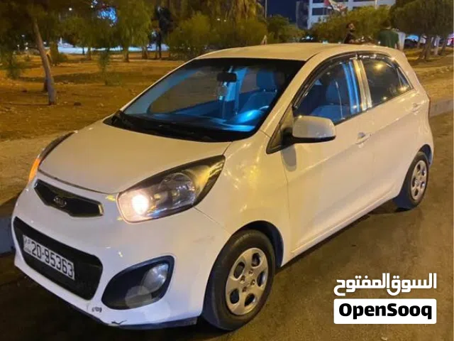 2015 كيا بيكانتو Standard