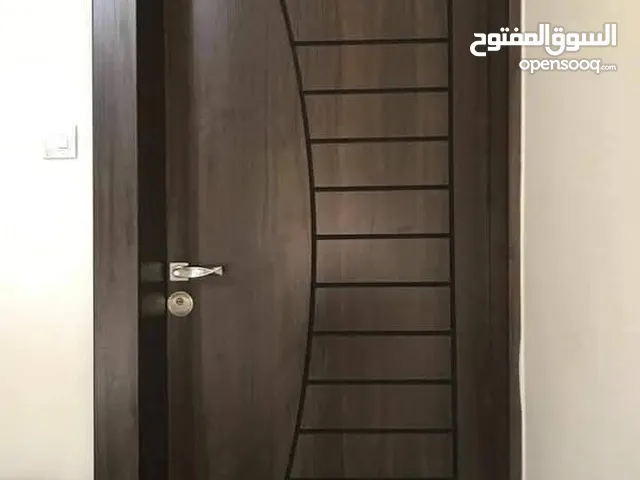 نجار مختص لتفصيل