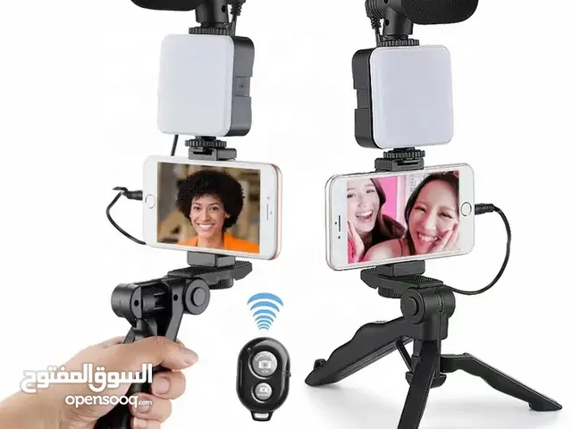 مجموعة انشاء الفيديو وصناعة المحتوى المكونة من اضاءة ومايك ومثبت وقاعدة Tripod بسعر حصري ومنافس