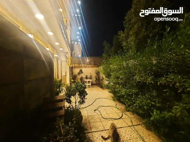 بيت ركن 3 طابق 50 متر في القاهرة