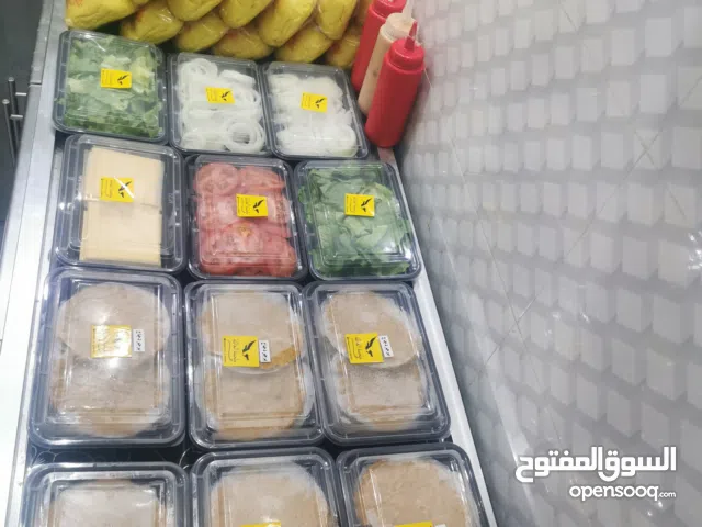 ملحمة بيع اللحوم و بوكسات الرحلات الرحلات / مشاكيك / برجر / دجاج / لحم/ كبدة