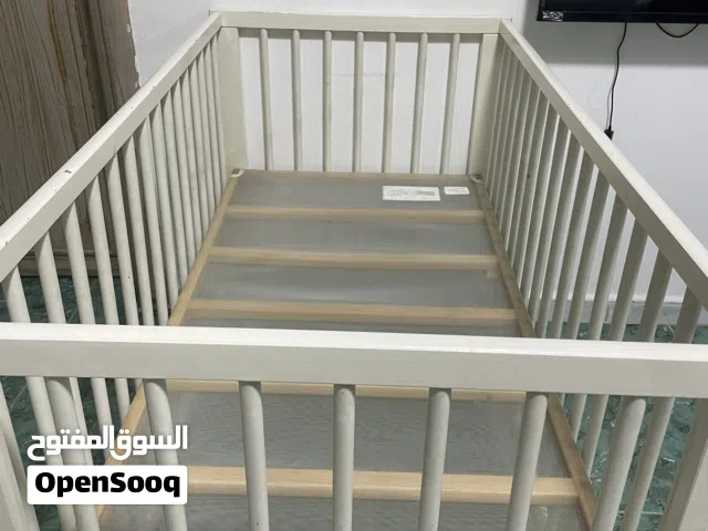 تخت أطفال IKEA مستعمل للبيع