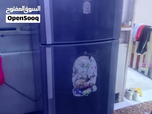 ثلاجه شغاله ونظيفه