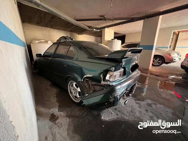وطواط للبيع على ضربتها ماتور 2000
