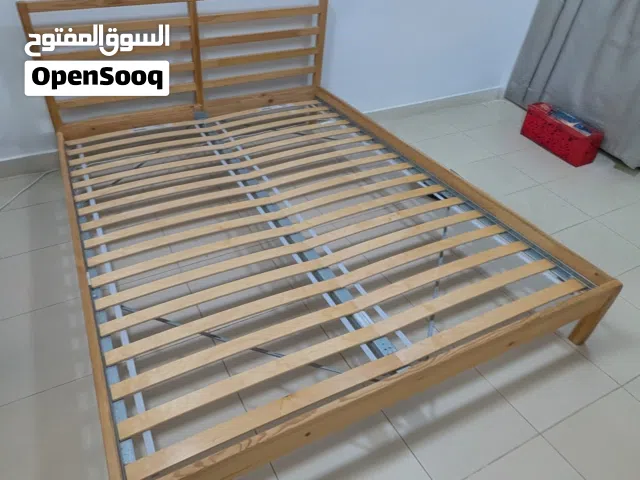 هيكل تخت كوين من آيكيا مع قاعدة آيكيا